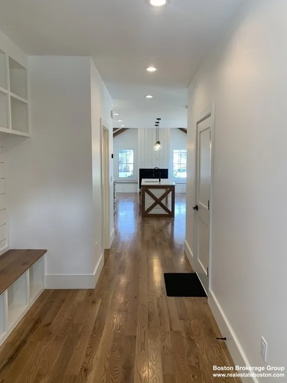3 bed, 3.5 bath apartment for rent at 7 Sharon Ave Unit 7, Auburndale — photo 5 of 22