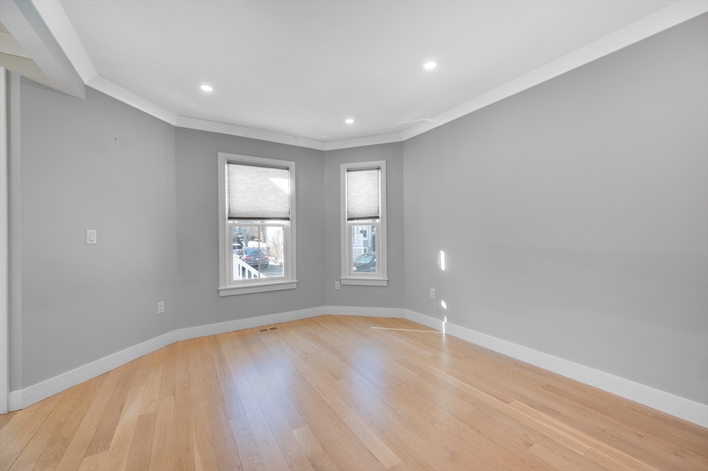 3 bed, 2 bath apartment for rent at 7 Shawmut Park, Newton Upper Falls — photo 9 of 27