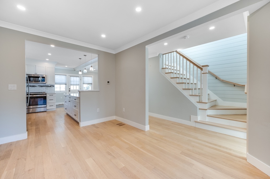 3 bed, 2 bath apartment for rent at 7 Shawmut Park, Newton Upper Falls — photo 3 of 27