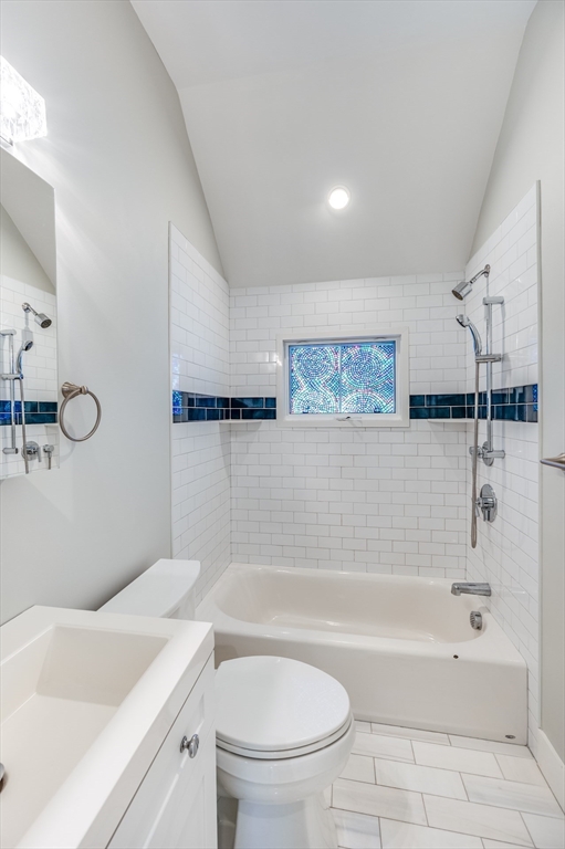 3 bed, 2 bath apartment for rent at 7 Shawmut Park, Newton Upper Falls — photo 24 of 27