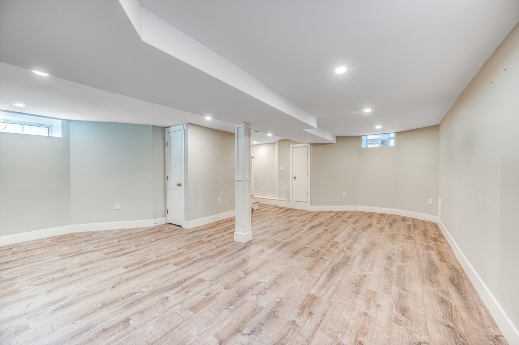 3 bed, 2 bath apartment for rent at 7 Shawmut Park, Newton Upper Falls — photo 22 of 27