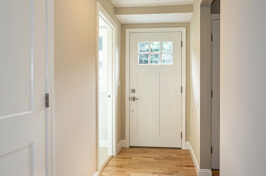 3 bed, 1 bath apartment for rent at 7 Sherman Ter Unit 7, Natick — photo 2 of 26