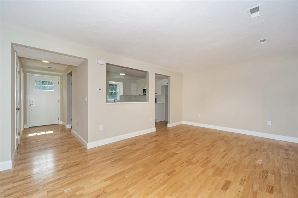 3 bed, 1 bath apartment for rent at 7 Sherman Ter Unit 7, Natick — photo 12 of 26