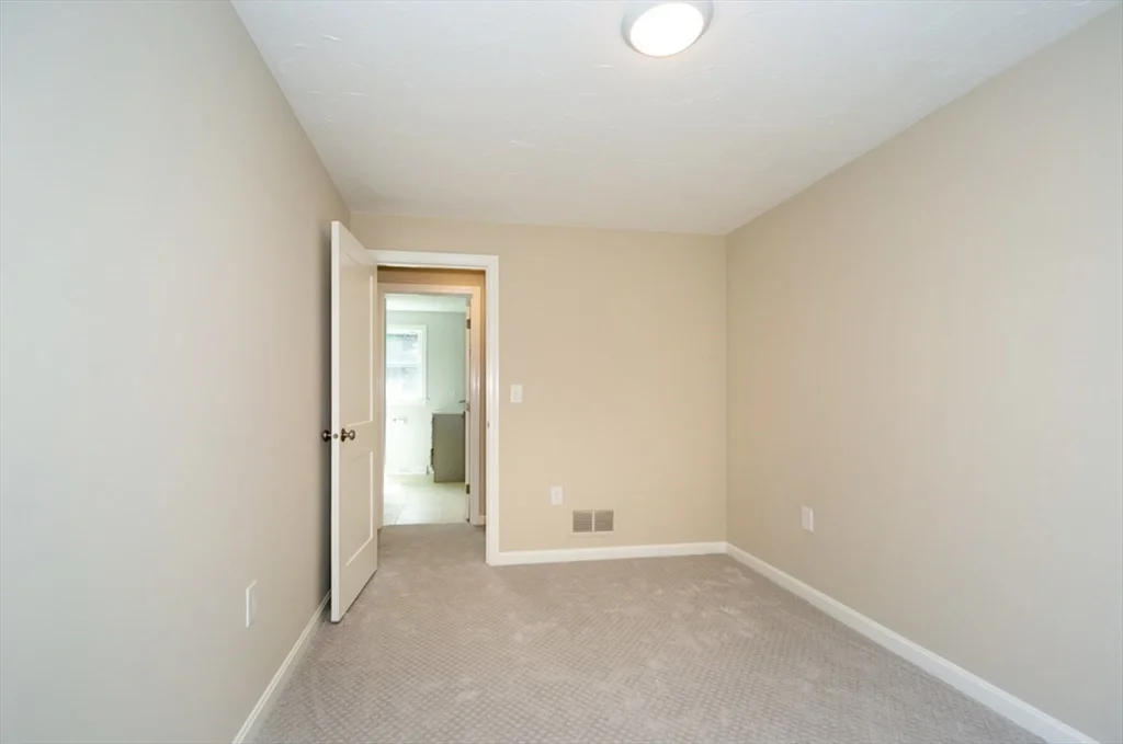 3 bed, 1 bath apartment for rent at 7 Sherman Ter Unit 7, Natick — photo 21 of 26