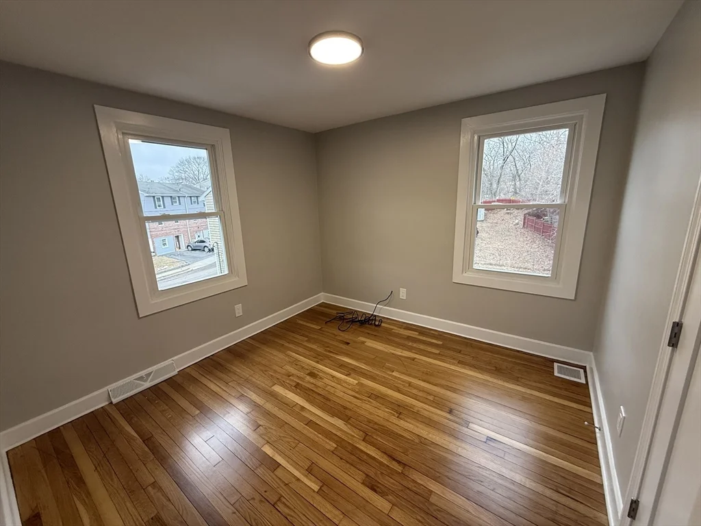 3 bed, 1 bath apartment for rent at 7 Silvia Ct Unit 7, Hyde Park — photo 17 of 32