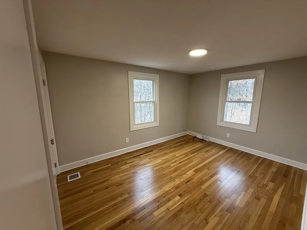 3 bed, 1 bath apartment for rent at 7 Silvia Ct Unit 7, Hyde Park — photo 12 of 32