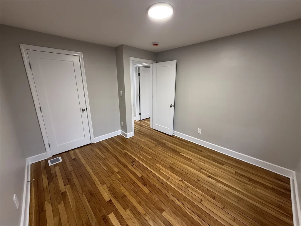 3 bed, 1 bath apartment for rent at 7 Silvia Ct Unit 7, Hyde Park — photo 15 of 32