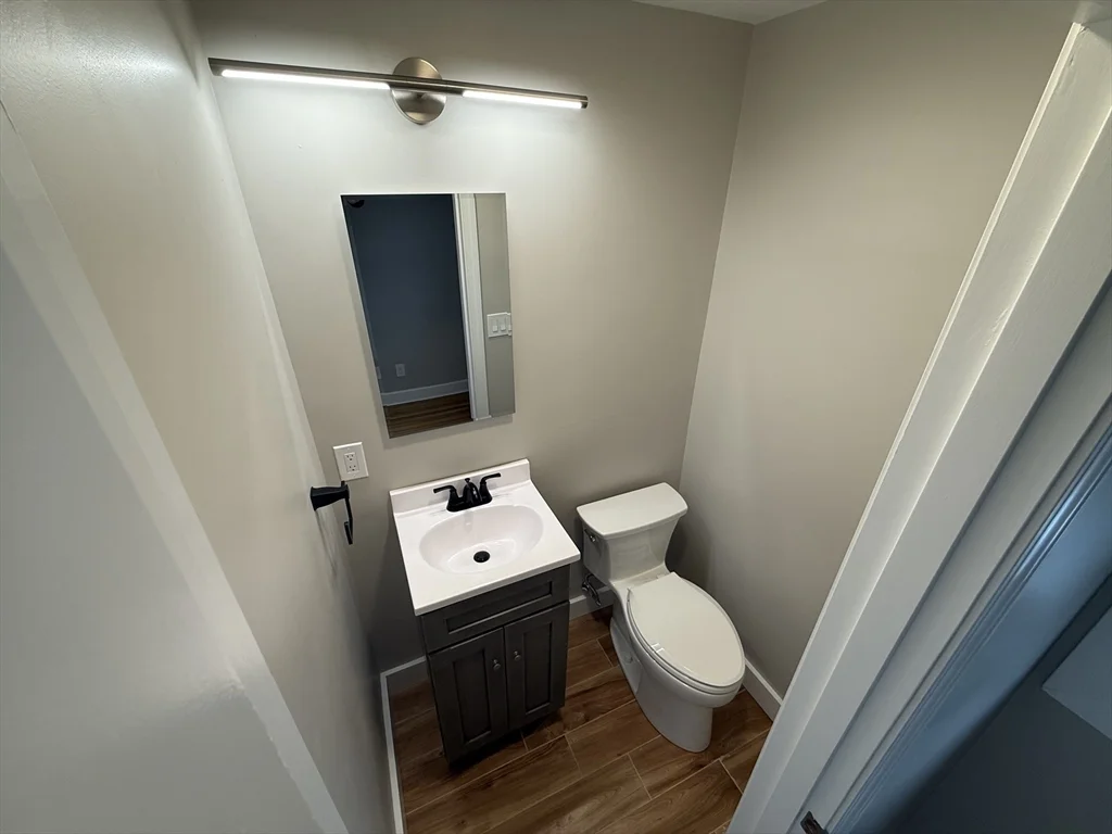 3 bed, 1 bath apartment for rent at 7 Silvia Ct Unit 7, Hyde Park — photo 11 of 32