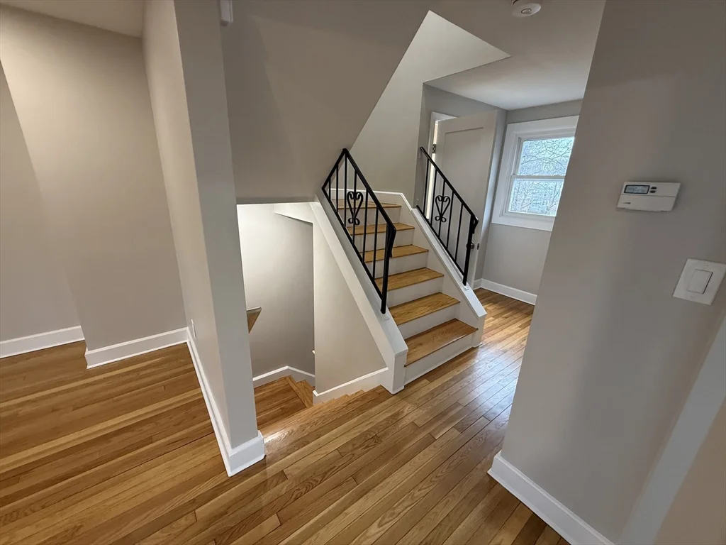 3 bed, 1 bath apartment for rent at 7 Silvia Ct Unit 7, Hyde Park — photo 9 of 32