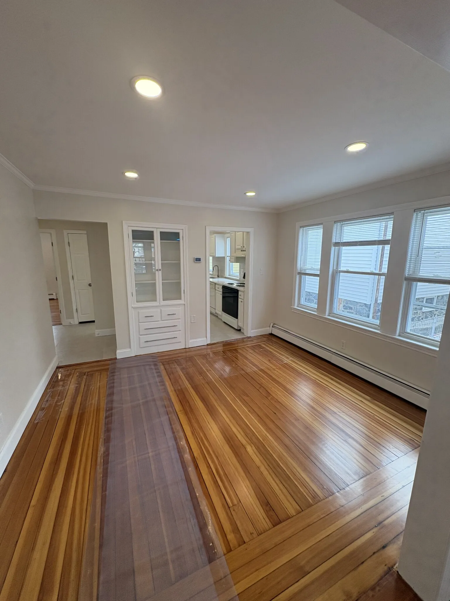 2 bed, 1 bath apartment for rent at 7 Smith St Unit 1, South Medford — photo 2 of 14