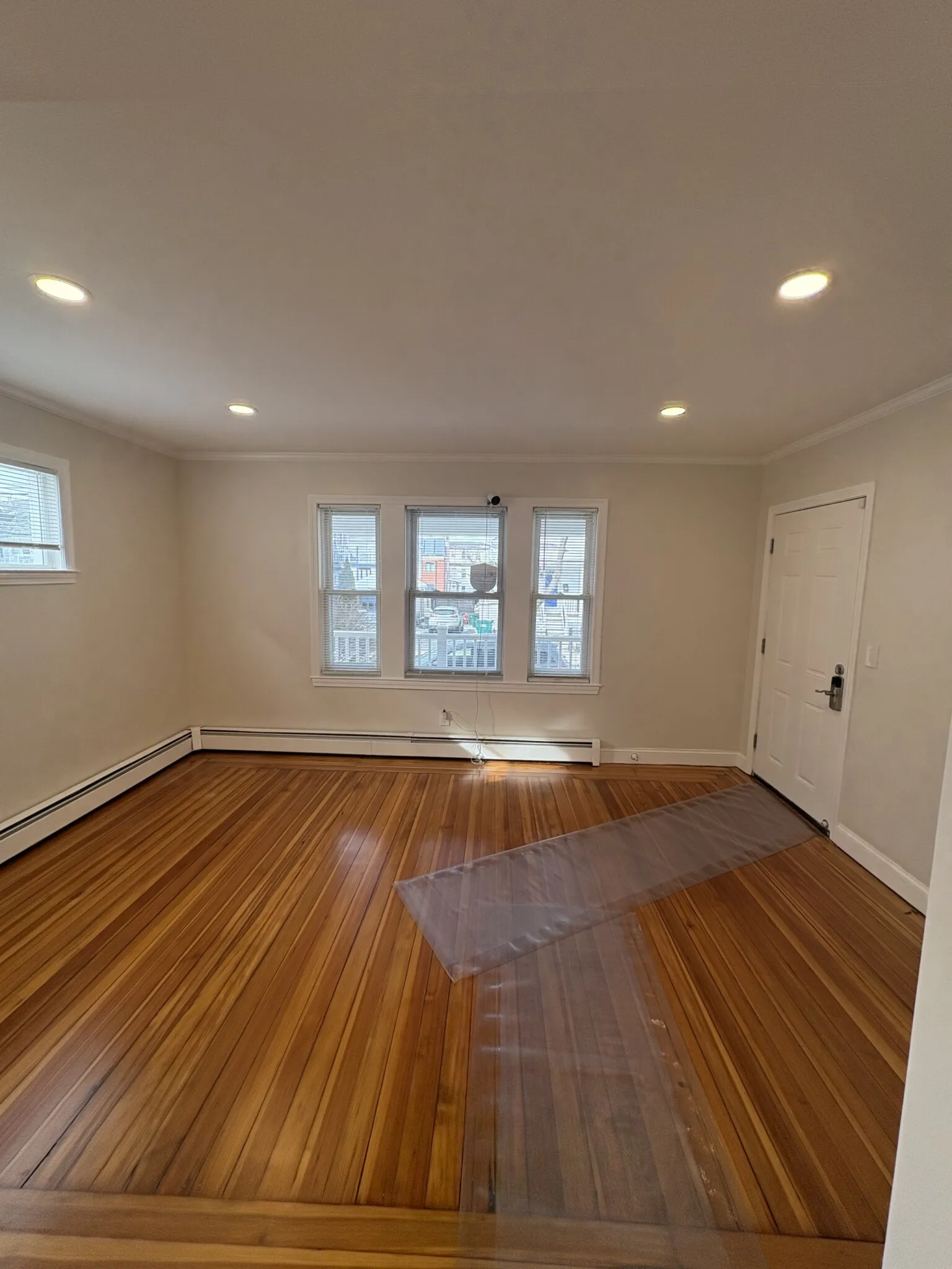 2 bed, 1 bath apartment for rent at 7 Smith St Unit 1, South Medford