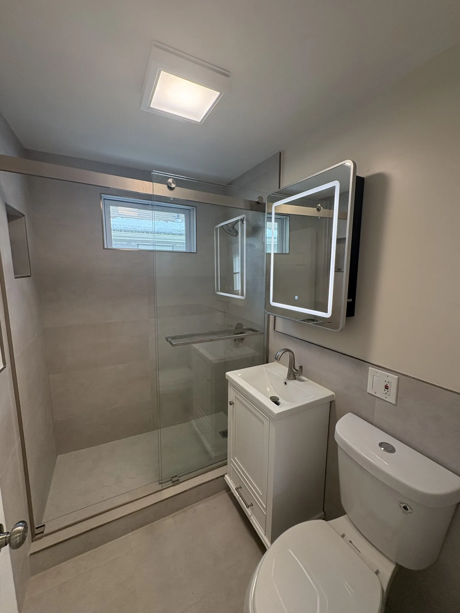 2 bed, 1 bath apartment for rent at 7 Smith St Unit 2, South Medford — photo 13 of 15