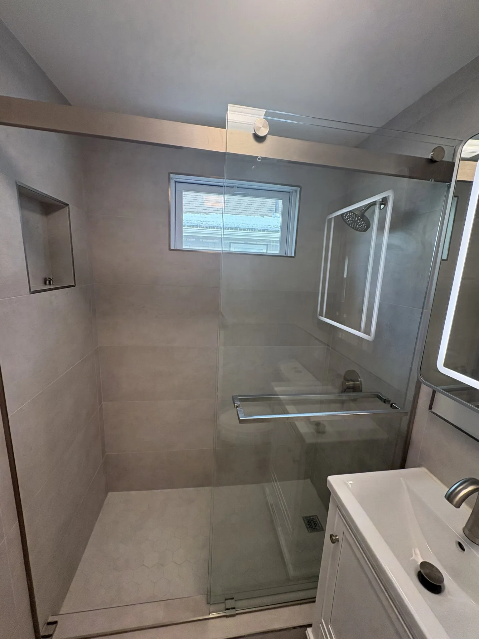 2 bed, 1 bath apartment for rent at 7 Smith St Unit 2, South Medford — photo 14 of 15