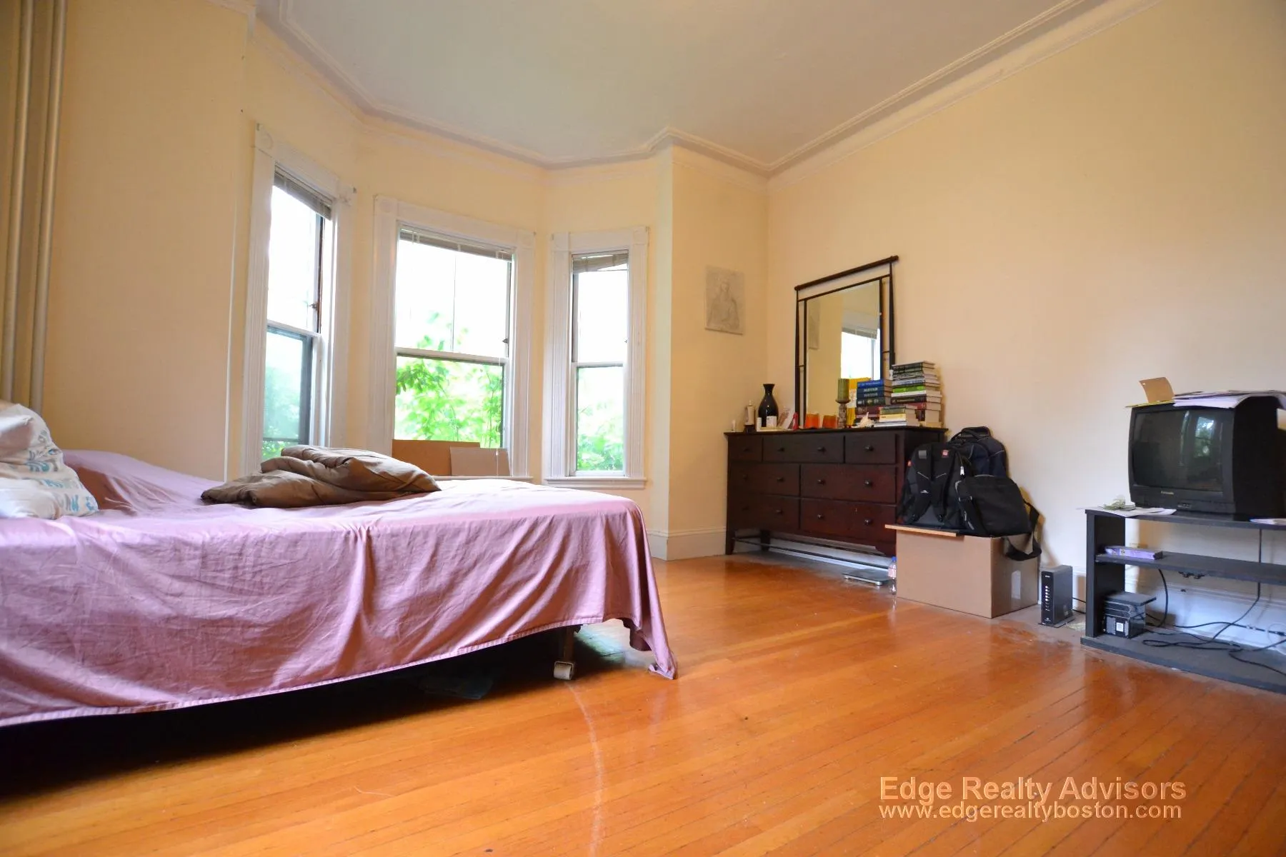 3 bed, 2 bath apartment for rent at 7 Sparhawk St Unit 1, Brighton — photo 6 of 7