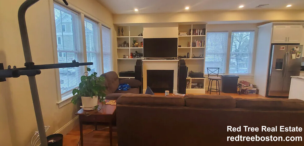 4 bed, 3 bath apartment for rent at 7 Sparhawk Unit B, Brighton — photo 2 of 3