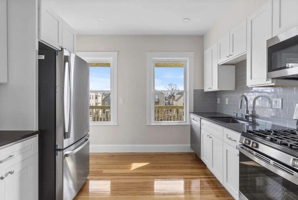 3 bed, 1 bath apartment for rent at 7 Speedwell St Unit 3, Dorchester — photo 2 of 21