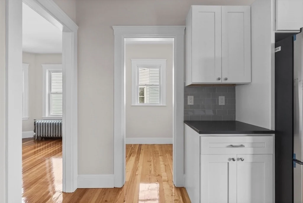 3 bed, 1 bath apartment for rent at 7 Speedwell St Unit 3, Dorchester — photo 4 of 21