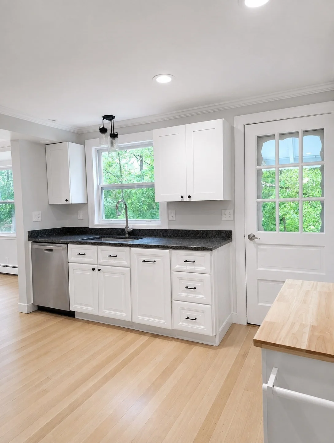 5 bed, 2 bath apartment for rent at 7 Springdale Ave, Wellesley — photo 10 of 24