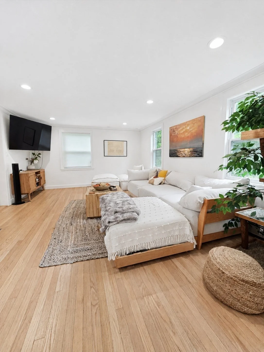 5 bed, 2 bath apartment for rent at 7 Springdale Ave, Wellesley — photo 6 of 24