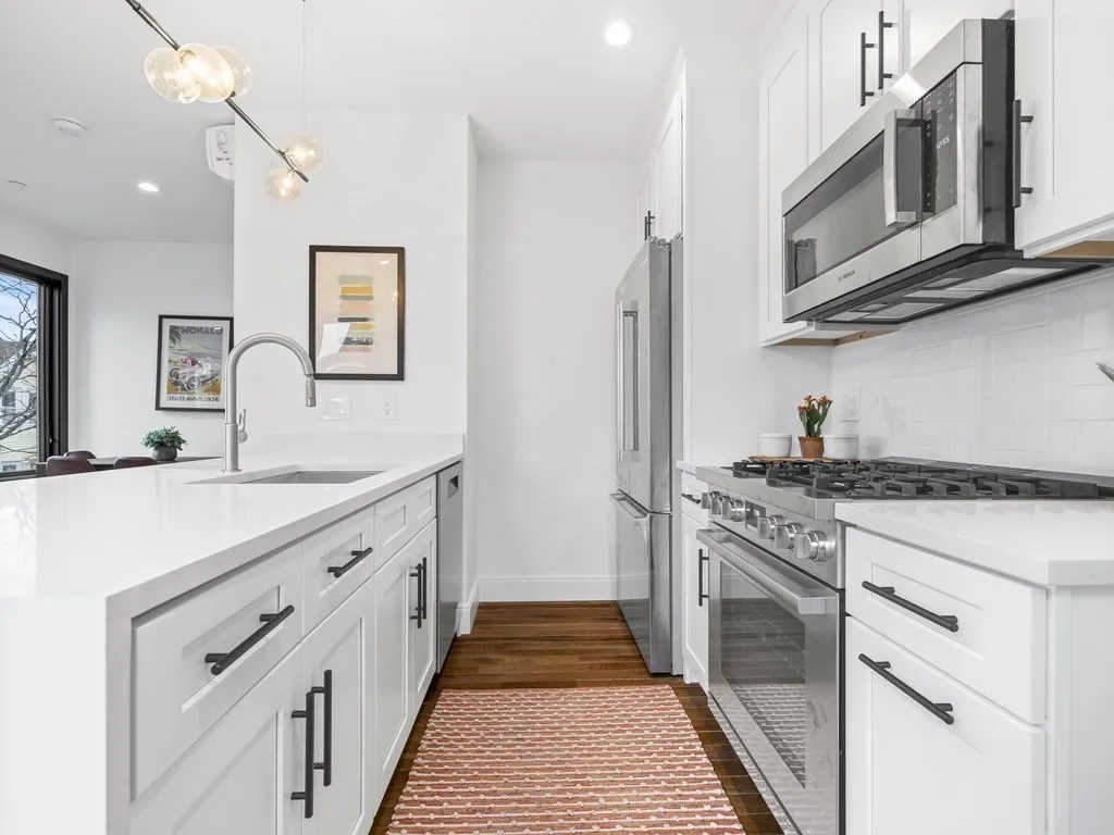 1 bed, 1 bath apartment for rent at 7 Springfield St Unit 2, Inman Square — photo 4 of 9