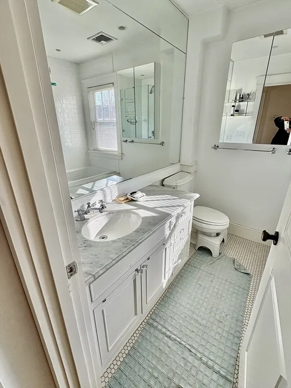 3 bed, 2 bath apartment for rent at 7 Standish Unit 7, West Cambridge — photo 9 of 16