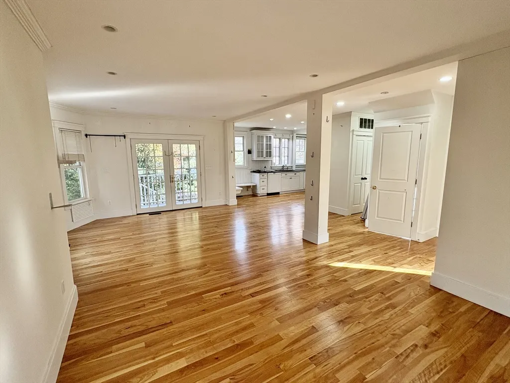 3 bed, 2 bath apartment for rent at 7 Standish Unit 7, West Cambridge — photo 2 of 16
