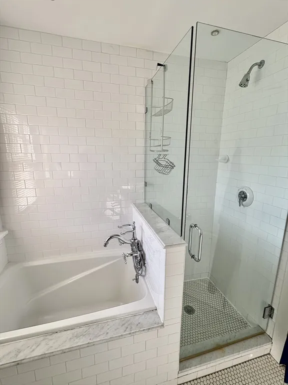 3 bed, 2 bath apartment for rent at 7 Standish Unit 7, West Cambridge — photo 10 of 16