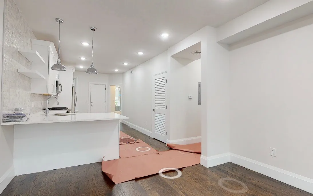 4 bed, 2 bath apartment for rent at 7 Strathmore Rd Unit 2, Brookline — photo 4 of 11