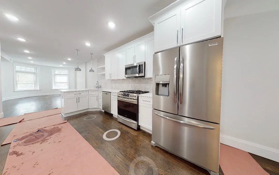 4 bed, 2 bath apartment for rent at 7 Strathmore Rd Unit 2, Brookline — photo 2 of 11