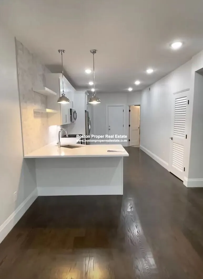 4 bed, 2 bath apartment for rent at 7 Strathmore Rd Unit 3A, Brookline — photo 2 of 17