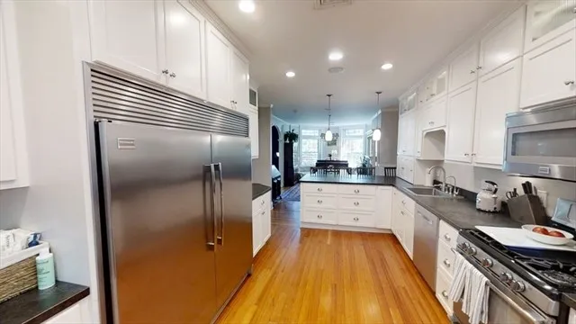 4 bed, 2 bath apartment for rent at 7 Strathmore Rd Unit 3A, Brookline — photo 17 of 17