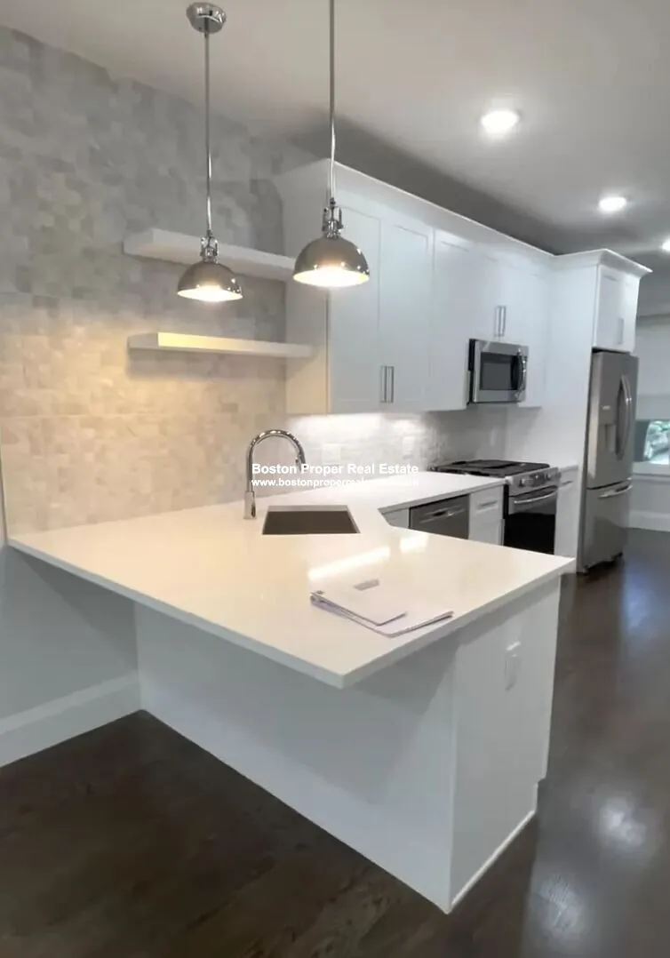 4 bed, 2 bath apartment for rent at 7 Strathmore Rd Unit 3A, Brookline — photo 6 of 17