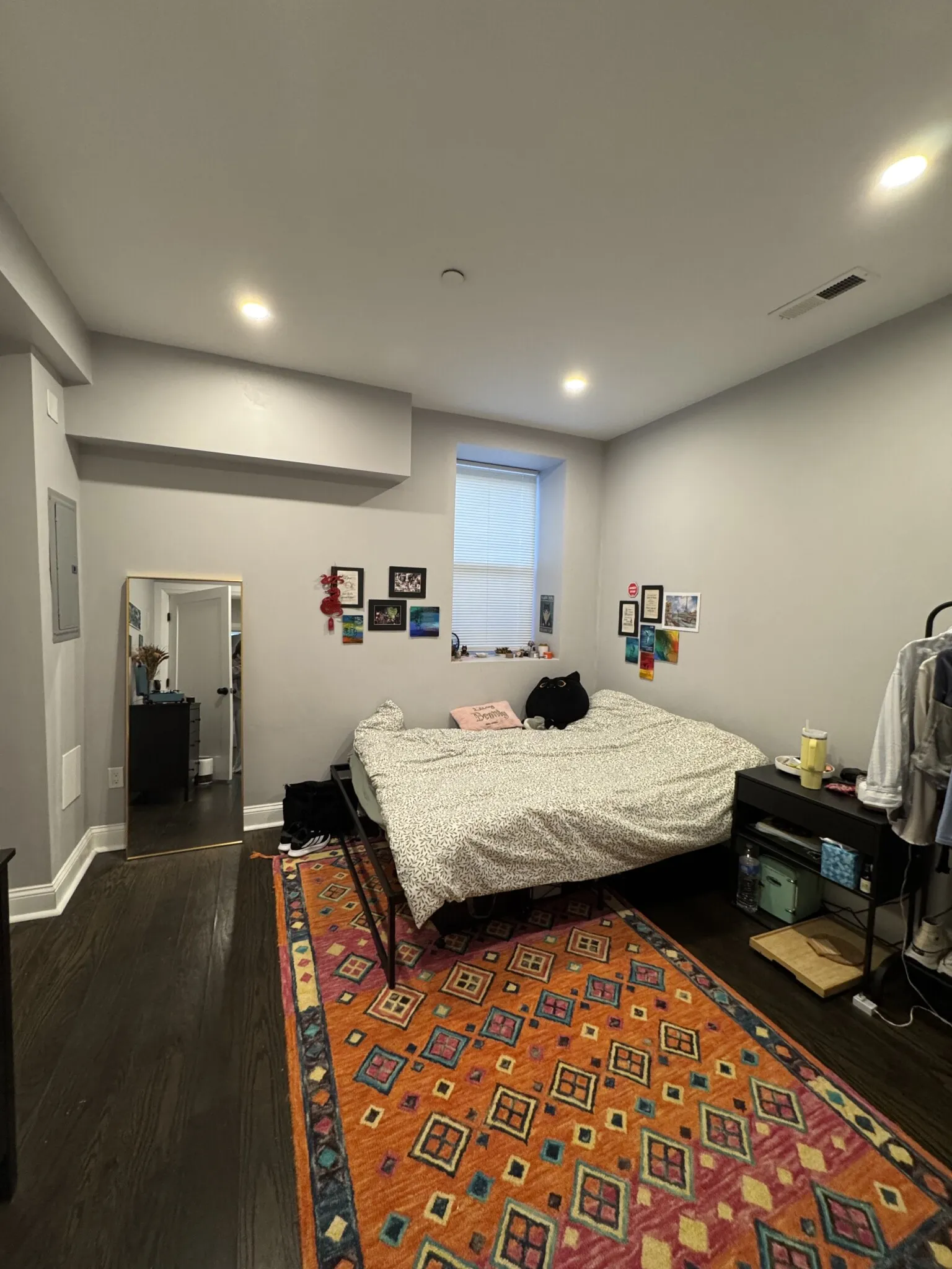 4 bed, 2 bath apartment for rent at 7 Strathmore Rd Unit A, Brookline — photo 4 of 9