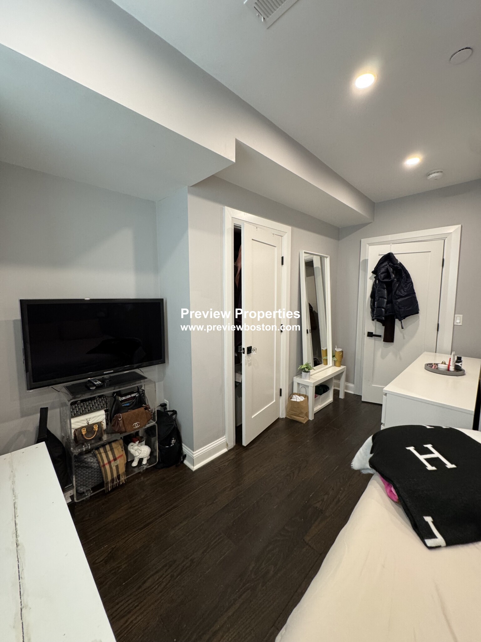 4 bed, 2 bath apartment for rent at 7 Strathmore Rd Unit AP, Brookline — photo 7 of 8