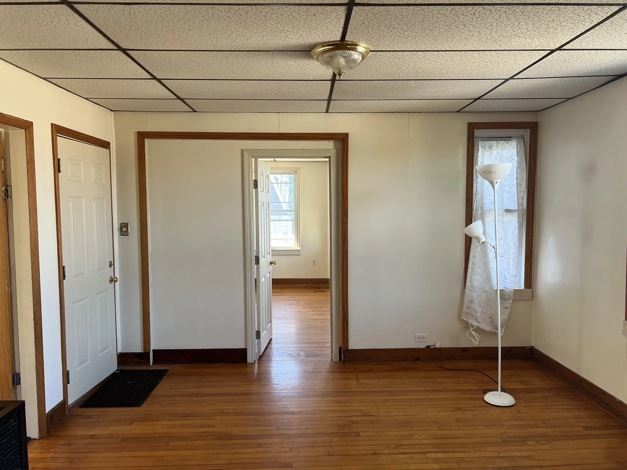 4 bed, 1 bath apartment for rent at 7 Sturgis St Unit 3, Worcester — photo 6 of 16