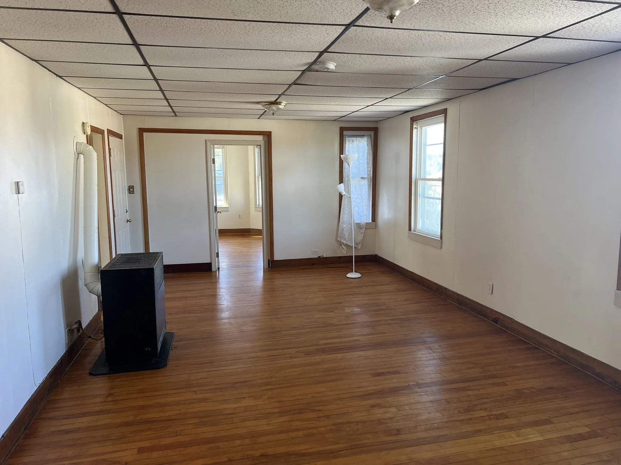 4 bed, 1 bath apartment for rent at 7 Sturgis St Unit 3, Worcester — photo 8 of 16