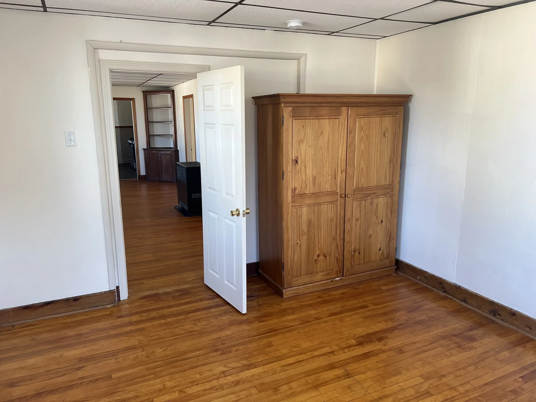 4 bed, 1 bath apartment for rent at 7 Sturgis St Unit 3, Worcester — photo 4 of 16