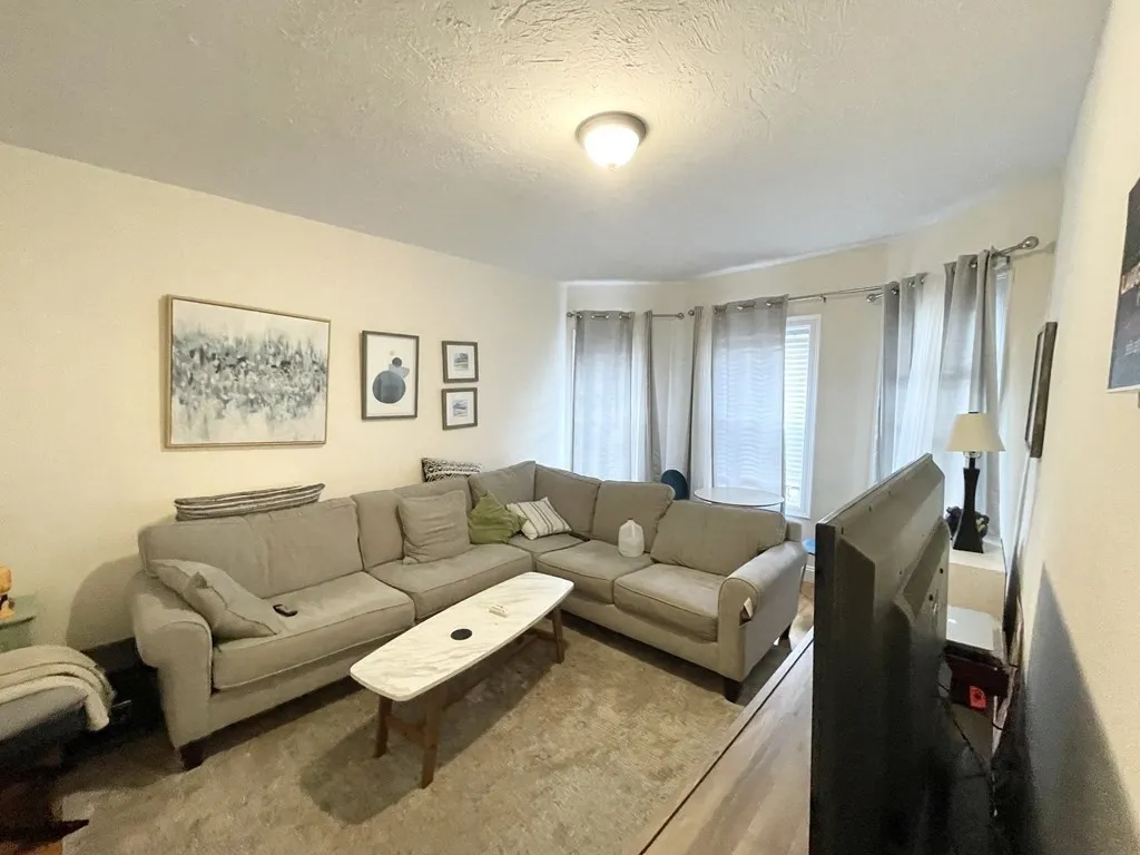 3 bed, 1 bath apartment for rent at 7 Sudan Unit 1, Dorchester — photo 3 of 8