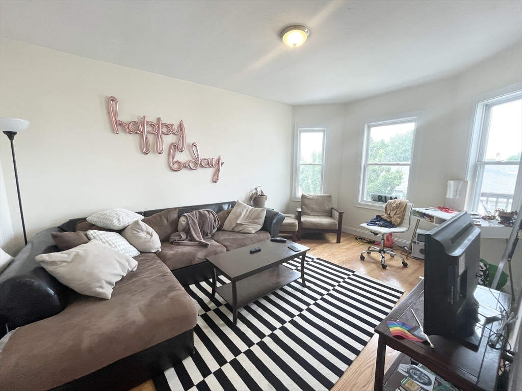 3 bed, 1 bath apartment for rent at 7 Sudan Unit 3, Dorchester — photo 6 of 12