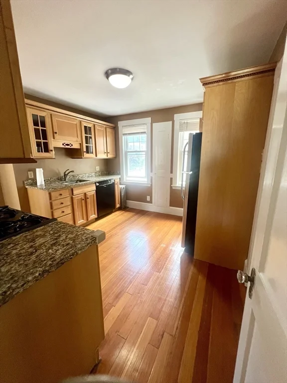 2 bed, 1 bath apartment for rent at 7 Summer St Unit 2, West Roxbury — photo 3 of 26
