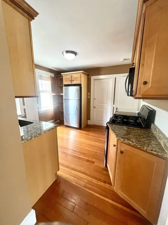2 bed, 1 bath apartment for rent at 7 Summer St Unit 2, West Roxbury — photo 7 of 26