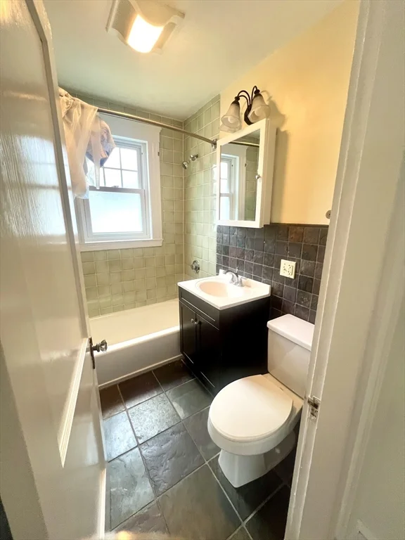 2 bed, 1 bath apartment for rent at 7 Summer St Unit 2, West Roxbury — photo 9 of 26