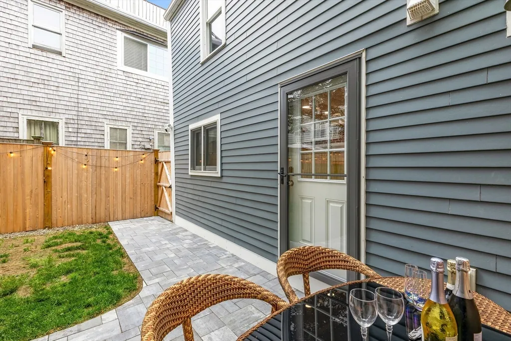 2 bed, 1 bath apartment for rent at 7 Summer St Unit 7, Newburyport — photo 22 of 22