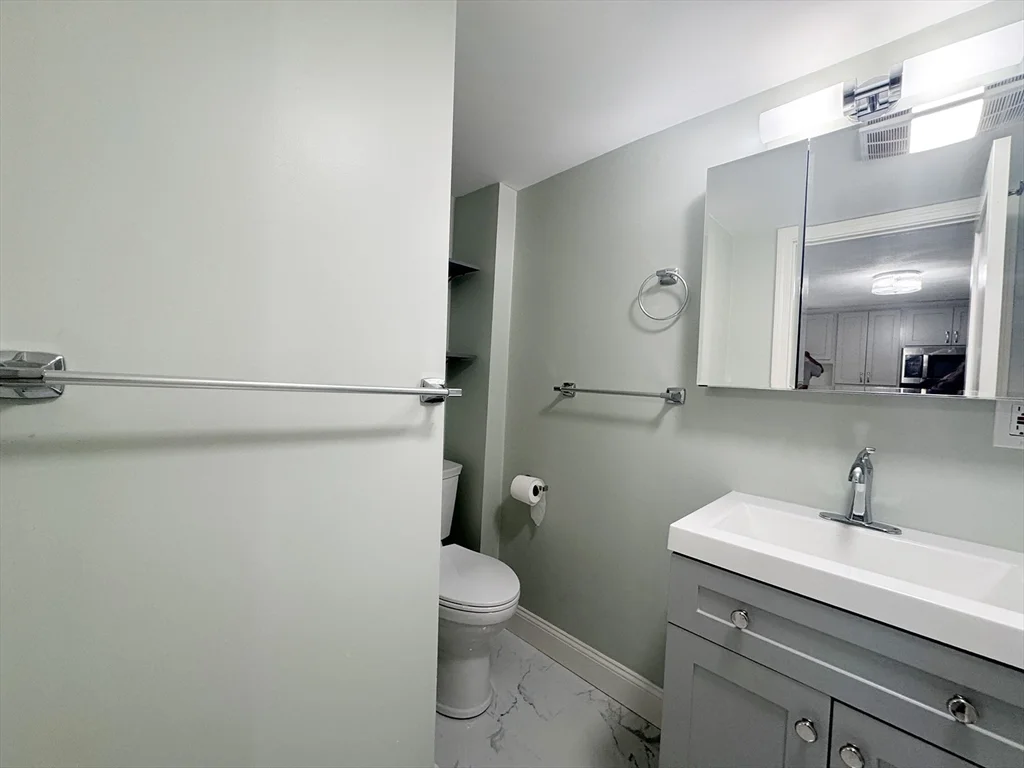 2 bed, 1 bath apartment for rent at 7 Sumner Pl Unit 2, East Boston — photo 10 of 17