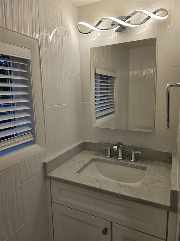 2 bed, 1 bath apartment for rent at 7 Superior St Unit 1, Swampscott — photo 17 of 40