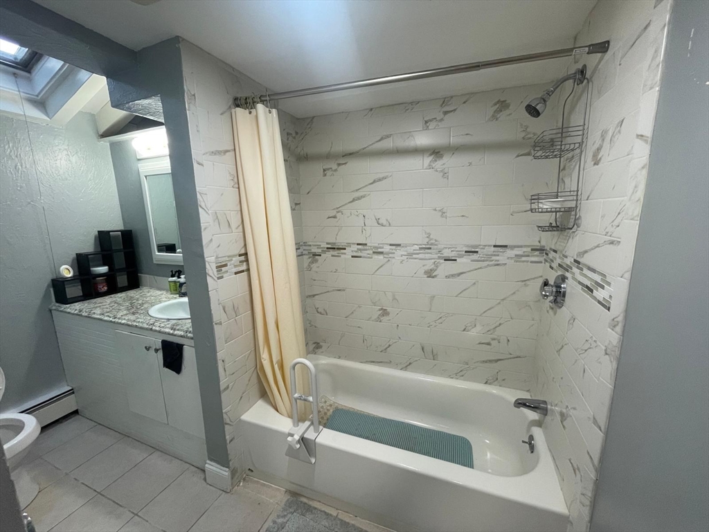 1 bed, 1 bath apartment for rent at 7 Susan Rd Unit 2, Easton — photo 12 of 16