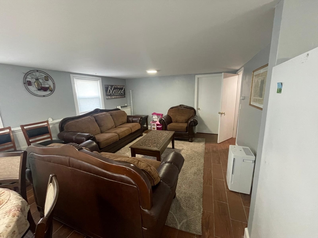 1 bed, 1 bath apartment for rent at 7 Susan Rd Unit 2, Easton — photo 4 of 16