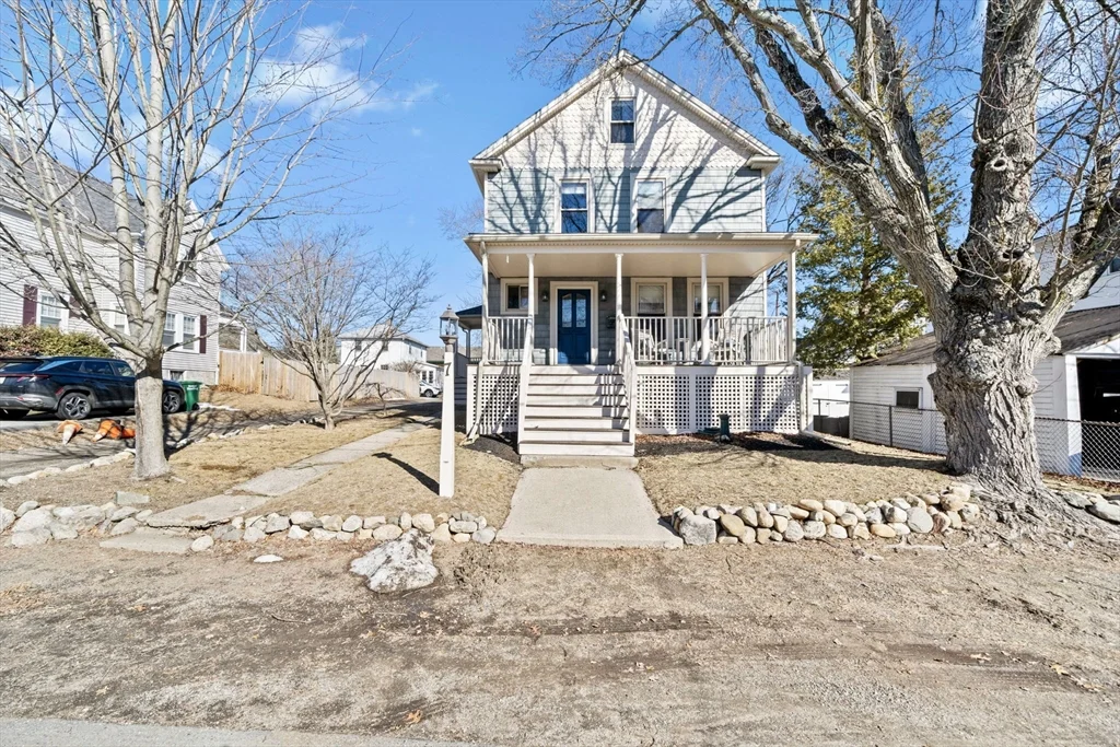 3 bed, 2 bath apartment for rent at 7 Sweetser Ave, Reading — photo 1 of 34