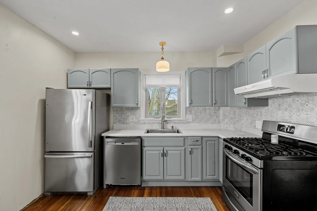 3 bed, 2 bath apartment for rent at 7 Sweetser Ave, Reading — photo 24 of 34