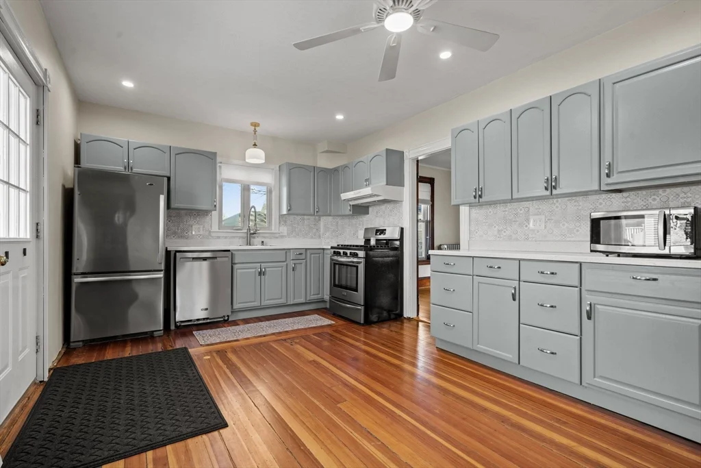 3 bed, 2 bath apartment for rent at 7 Sweetser Ave, Reading — photo 27 of 34